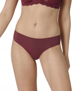 Stringi DAMSKIE MAJTKI z koronką Triumph Lovely Micro Brazilian Majtki XS
